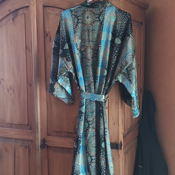 Silky Robe XXL - Picture 8 of 9